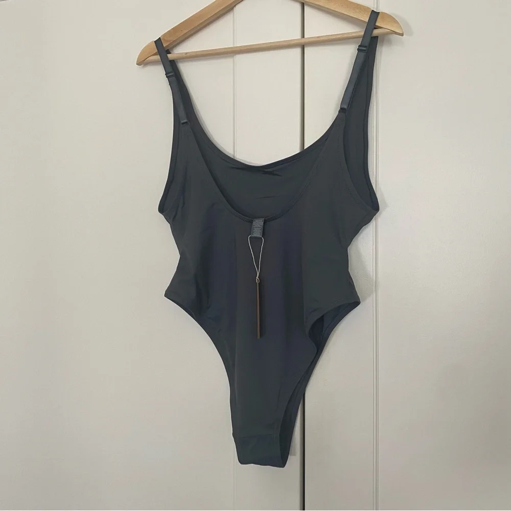 Skims‎ signature swim SCOOP NECK ONE PIECE NWT